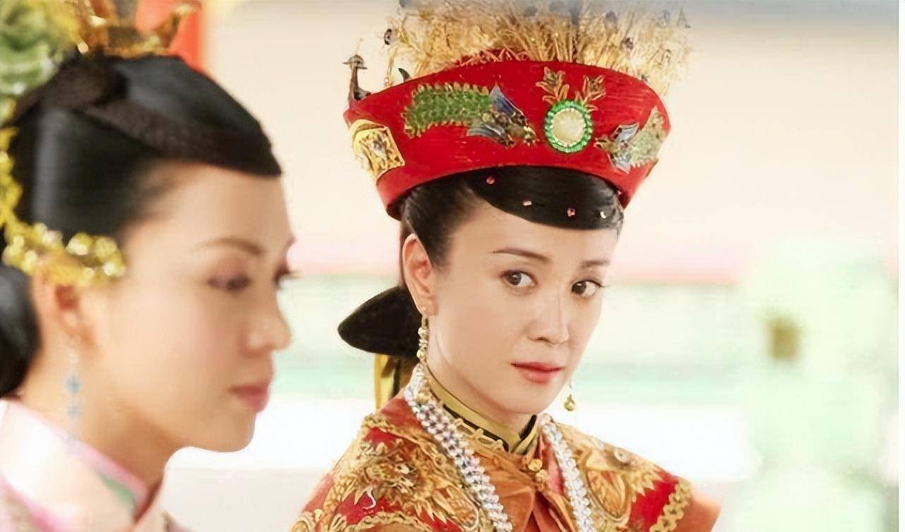 转眼间,钮祜禄氏已到婚配年纪,根据清廷明文规定,所有八旗女子必须