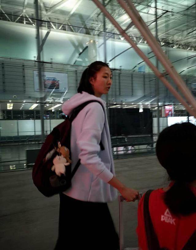 孟子璇张轶婵离队后,另两位也快离开,他俩到底是谁?_年郎平_段放_比赛