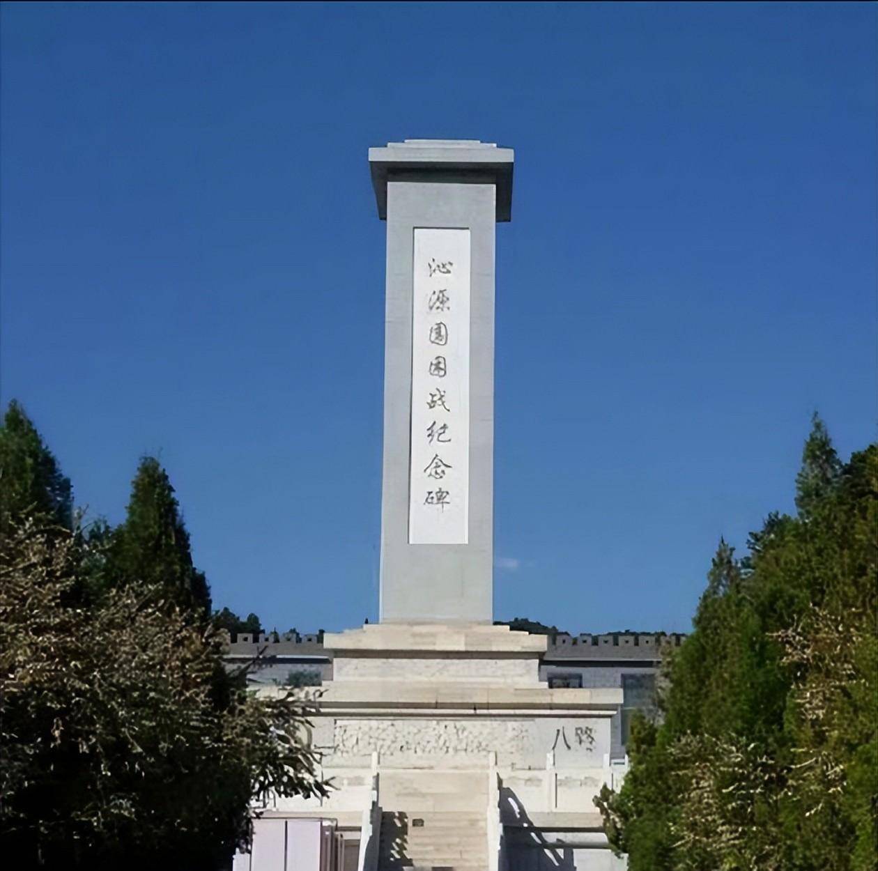 她被人称八路第一美女嫁代师长,本可成大将夫人,结