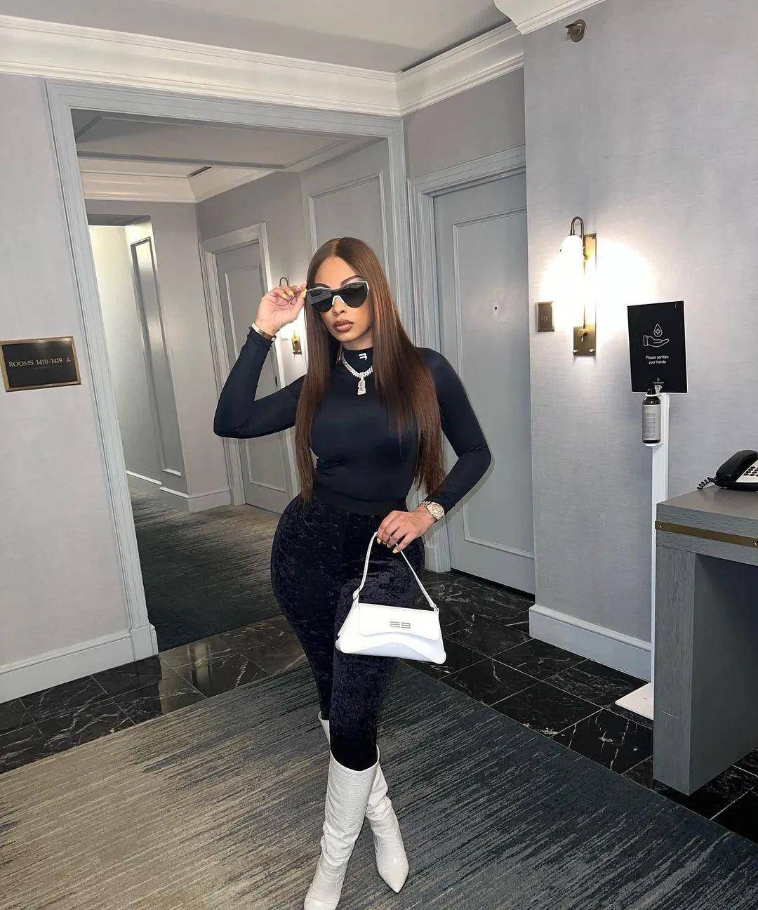 三球女友被粉丝狂冲,怒喷其曾在迪拜卖肉,价格1w到5w美刀_言论