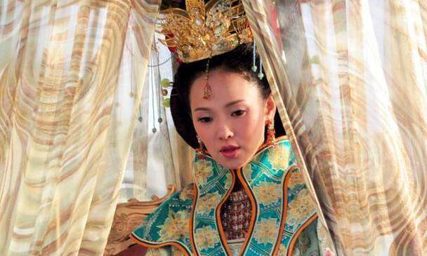 除了这些人之外,"琼瑶男神"刘德凯饰演唐玄宗,伊能静饰演杨贵妃,刘蓓