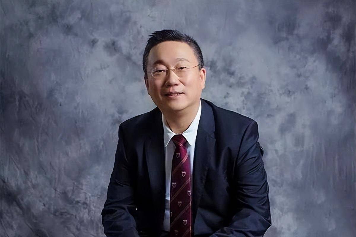 其中一个关键人物,就是威马汽车的ceo——侯海靖.