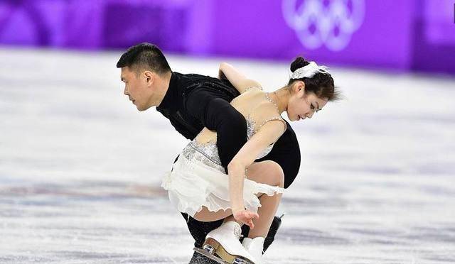 两小将屡现失误,五朝元老频频鼓励_张昊_于小雨_比赛