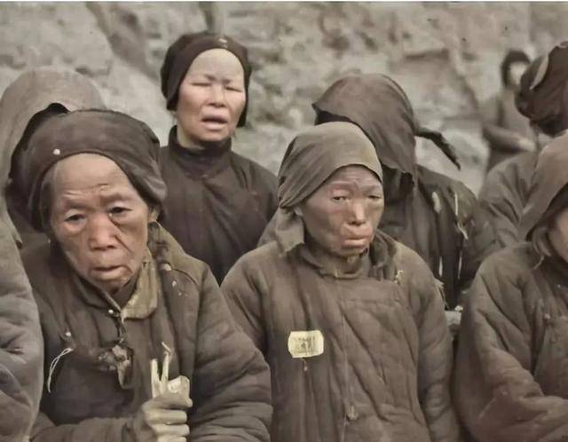 何源海的家乡湖北更是受灾严重,全家人都是饱一顿饿三顿,在这样的艰苦