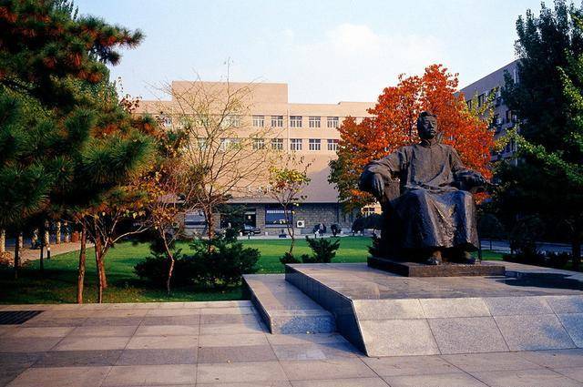 鲁迅美术学院毕业生就业分析:一半本科生选自由职业,月均5178元_人数