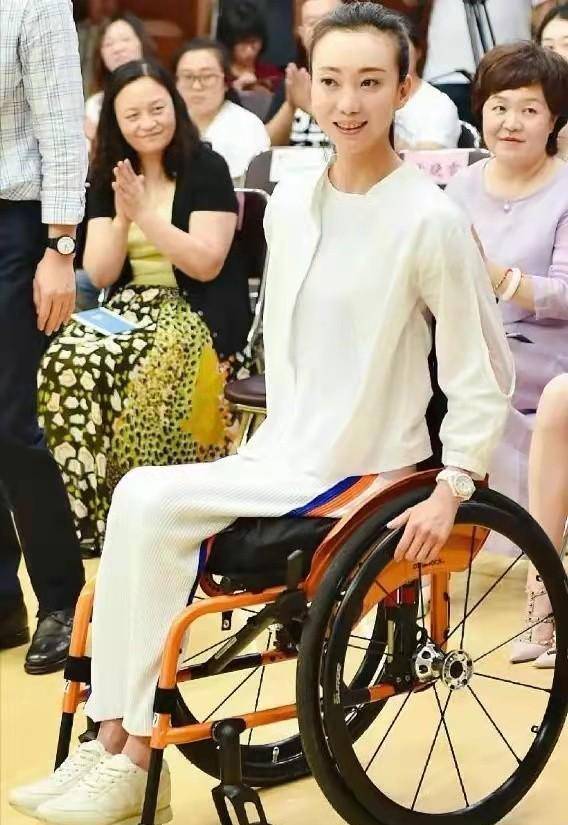 刘岩:从《丝路》a角到终生坐轮椅,创手舞,当导演,终无遗憾_舞蹈_舞台