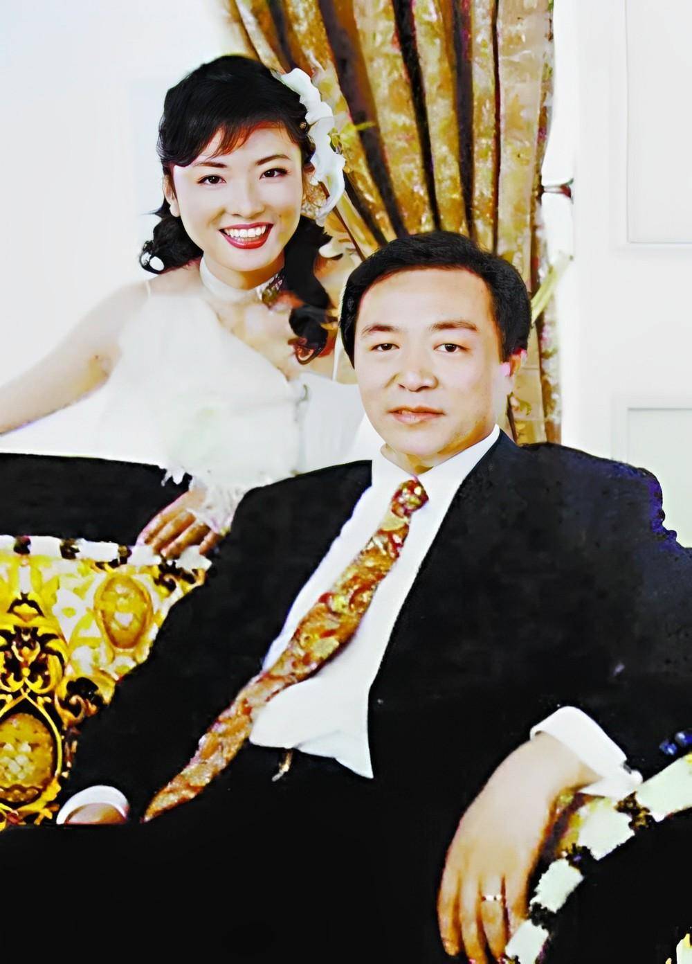 周涛:分手才子穷丈夫,二婚闪嫁大8岁亿万富翁,原来是差钱!