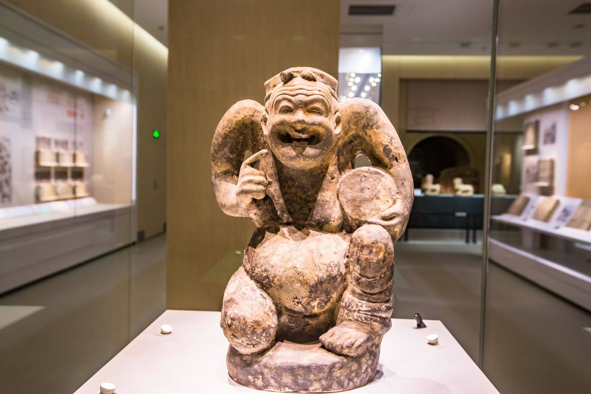 中国三峡博物馆,欣赏汉代雕刻艺术,探秘穿越千年的国宝文物
