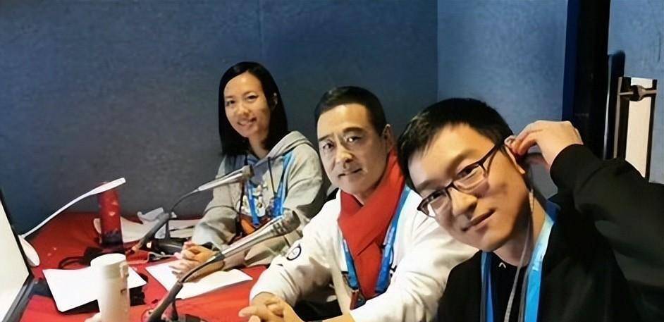 央视主持宝晓峰:从内蒙古走出的美女主播,44岁单身未婚_播音_父母