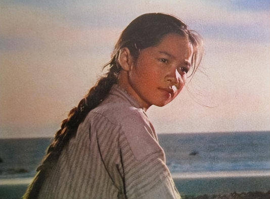 61岁的蔡明,正在另一种"性感"的路上,越走越远_小品_陈佩斯_喜剧