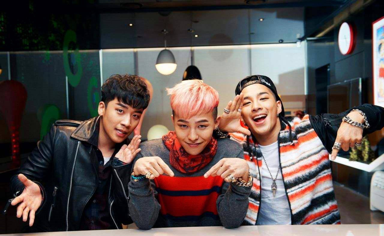 权志龙:国外顶级歌手,因长相丑被攻击,如今成时尚潮流宠儿_成为了