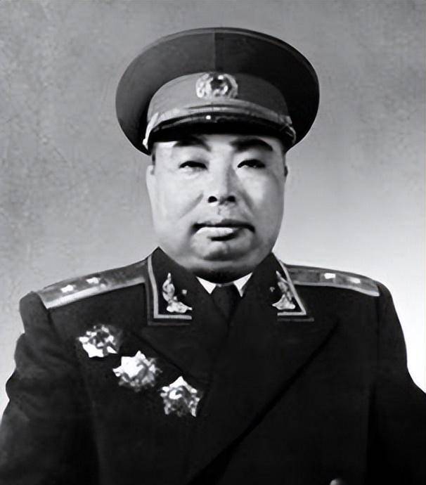 他是特级战斗英雄,连升三级任空军司令员,1977年被撤职_马宁_时期