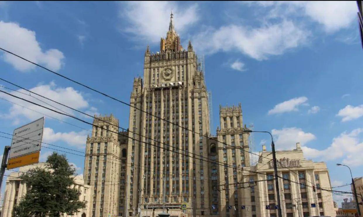 法国驻苏联大使拜倒在石榴裙下-背后主谋竟是密友_克格勃_丽莎_丈夫