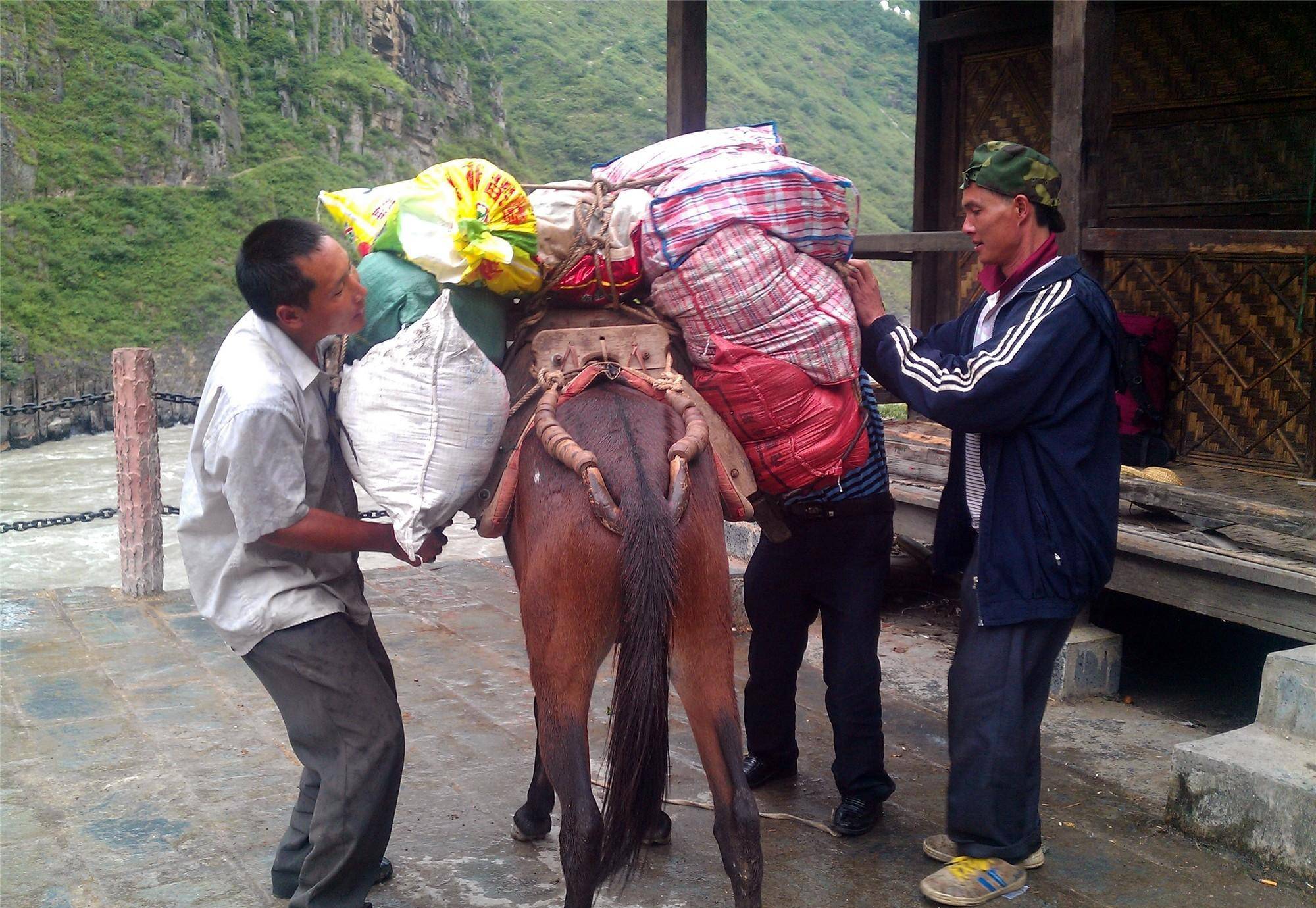 三江并流之怒江考察第十天片马到古登高山峡谷中激流勇进的怒江_碧罗