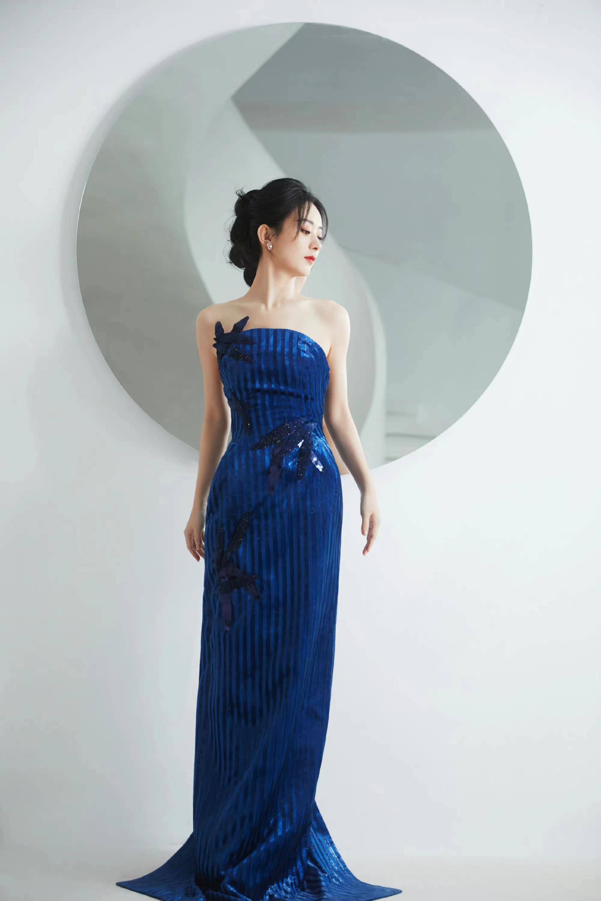 赵丽颖本命年红到发紫!刚开年就惊喜不断,穿国产礼服身材辣翻了