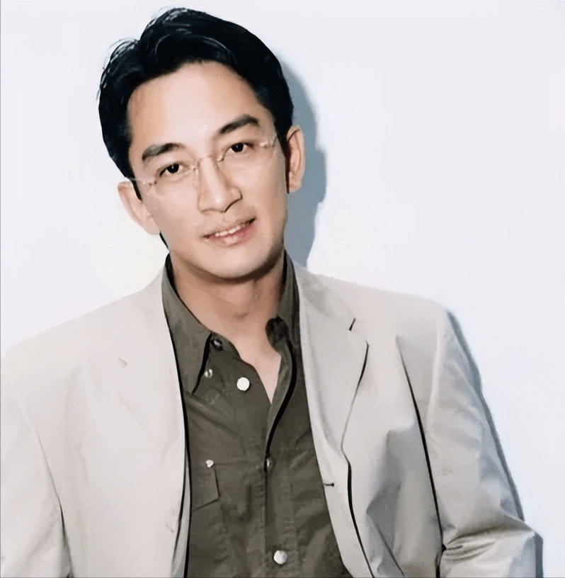 吴启华豪掷650w娶了娇妻石洋子,婚后5亿被挥霍光,还要争抚养权_生活