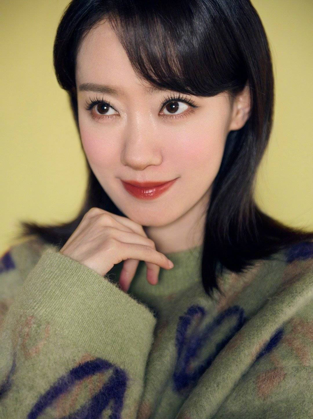 张小斐手捧金鱼庆祝37岁生日 笑容灿烂气质温柔-搜狐大视野-搜狐新闻