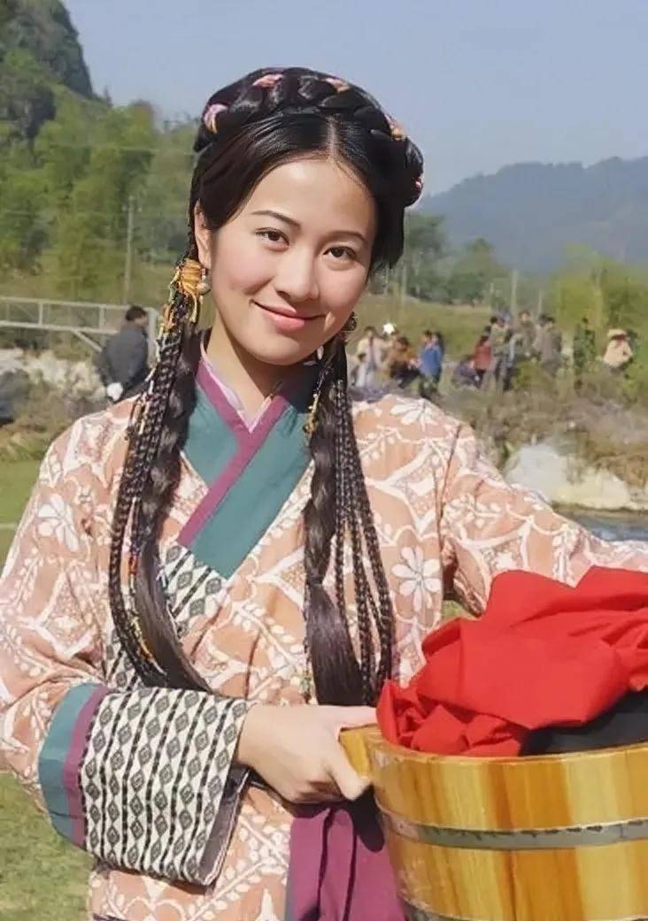 叶璇:杨莲花变成维也纳女神,再变臃肿大妈直播带货_王思聪_生活_美国