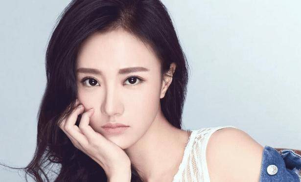 长相不俗的阮雨白,有着6年的舞蹈功底,在演打戏时轻松上手_机会_角色