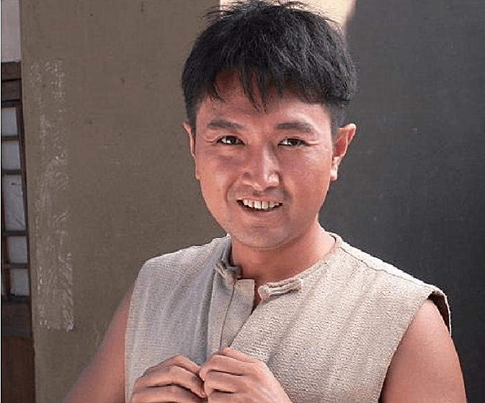 面对儿子朱传文卖国求荣的行为,朱开山自然是气愤的,以他的个性,是