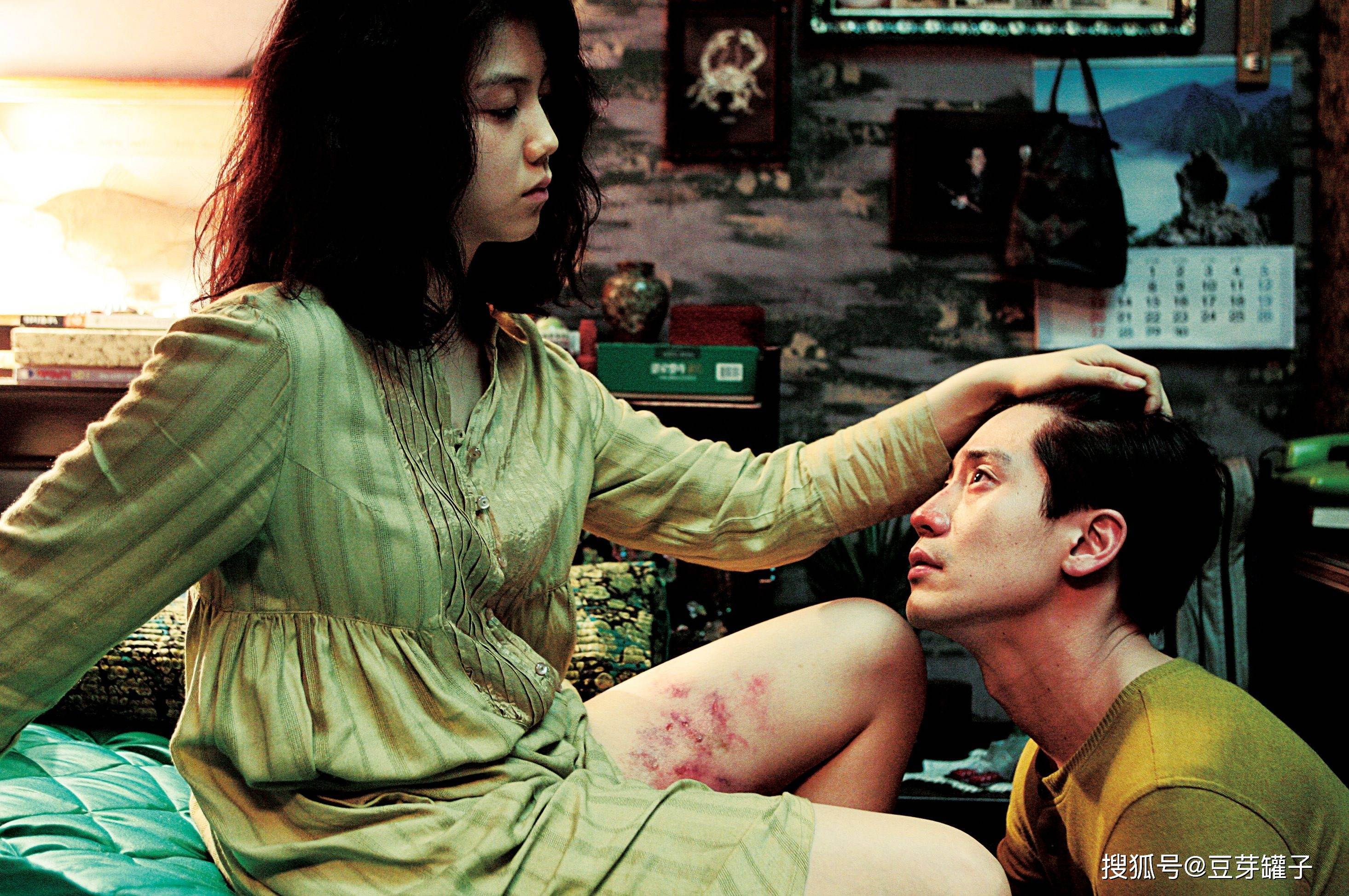 蝙蝠:朴赞郁作品,一部充满道德冲击和情欲纠葛的另类吸血鬼电影_演技