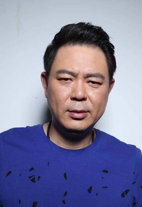 高亚麟:娶小11岁娇妻,49岁还没当爸,婚姻状况如何了?_父亲_时候_儿女