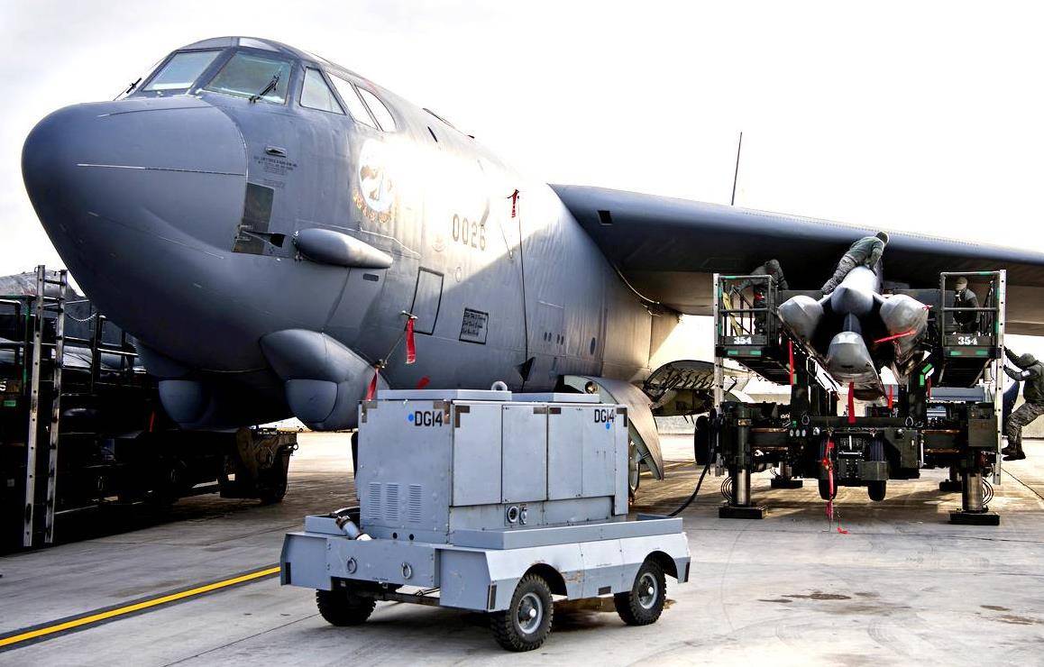 美推出新款高超音速导弹,通过b52轰炸机发射,快速追赶中国!