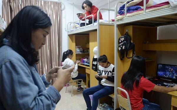 南开大学夫妻宿舍走红,在校夫妻可住同一寝室,已有18对夫妻入住_室友