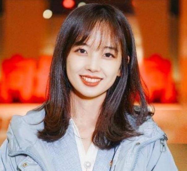 挑战平衡器身体摇动,和异性兴奋热聊_运动_视频_能力