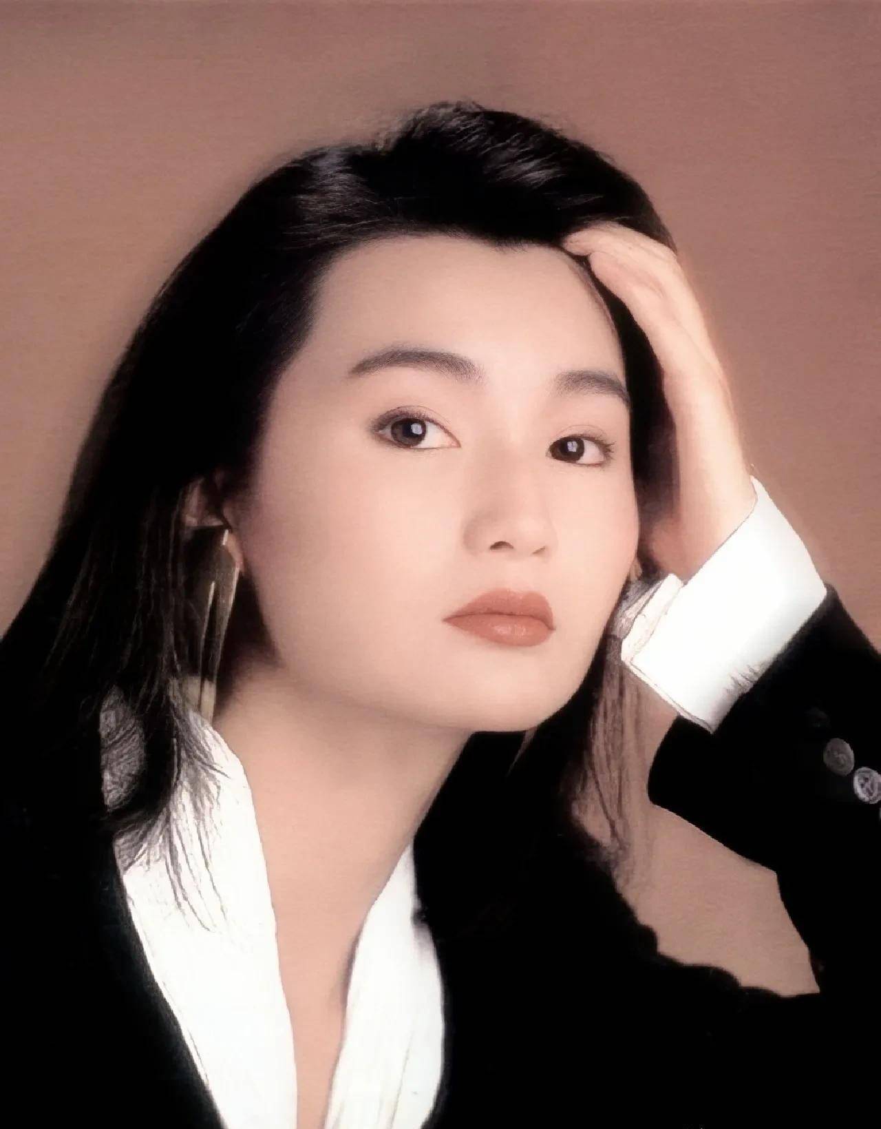 张曼玉年轻照合集:如此独特之美,配得上26次影后殊荣,值得珍藏_模样