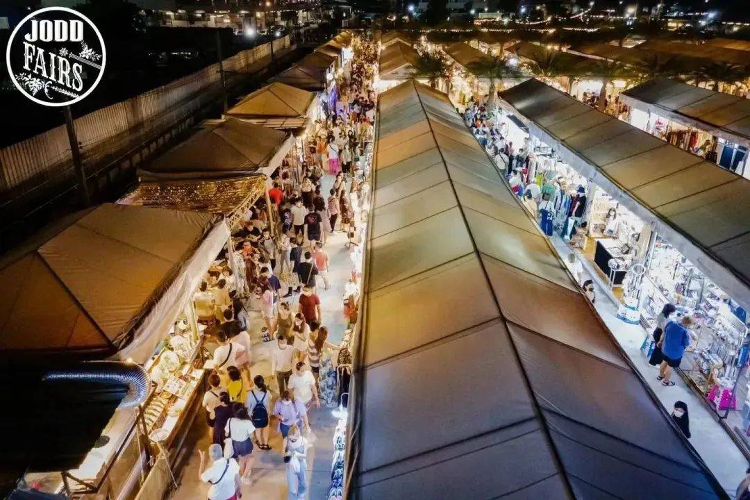 曼谷必逛夜市推荐,网红火车夜市原地重生后究竟值不值得逛?