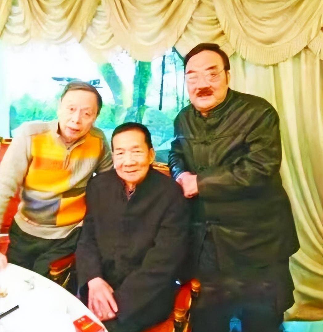 87岁的黄俊英又要演出了，但他那一代的粤语演员相继去世了