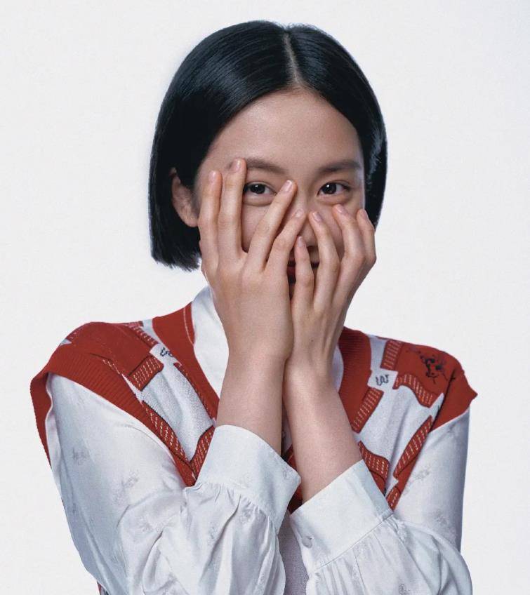 以上就是本文的全部内部了,看到黄多多这一组时尚大