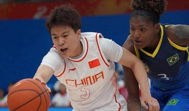 李梦不愧是女版詹姆斯,有2人却被说可以不带的_八一女篮_韩旭和_赛事