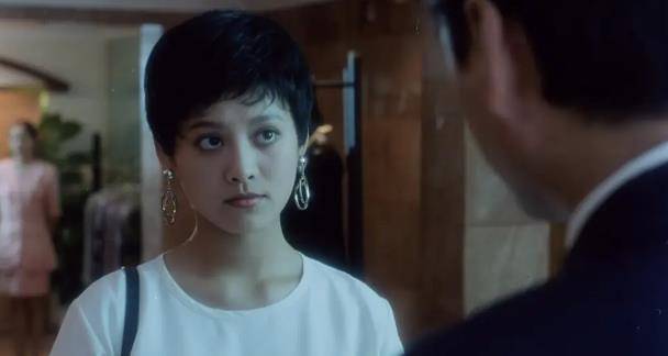 宁静,周笑莉,李红扮演三位美丽的职场女性.