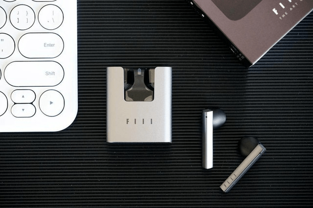 三款半入耳蓝牙耳机横向对比,南卡、 JBL和 FIIL蓝牙耳机谁更胜一筹?