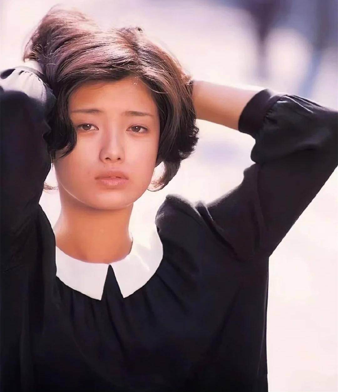 看了山口百惠30年前打扮,才知道:"昭和美人"的绰号真不是吹的_日本