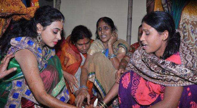 2006年,印度女子来中国工厂打工,哭诉:别信中国人的"慢慢来"_工作