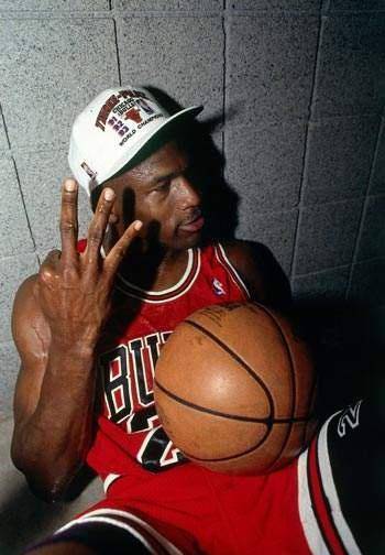 96年乔丹就能拿3000万,放到现在值多大合同?