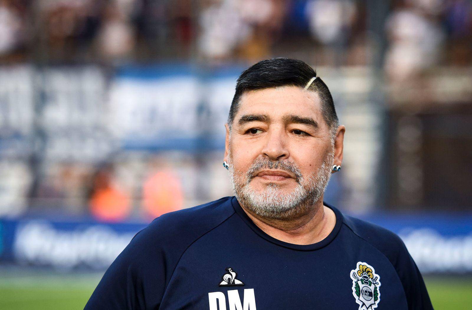 60岁的球王马拉多纳走了,"上帝之手"成永恒经典!