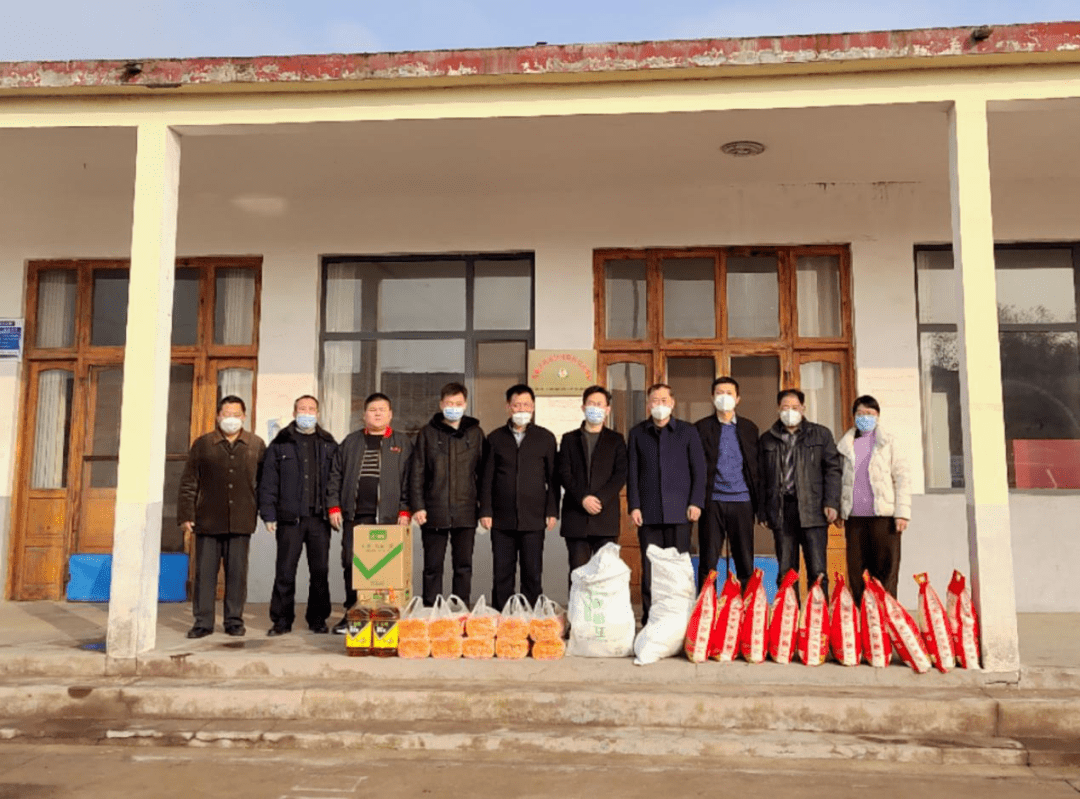 莒南县市场监管局到第一书记任职村走访慰问退离休干部及困难群众_王