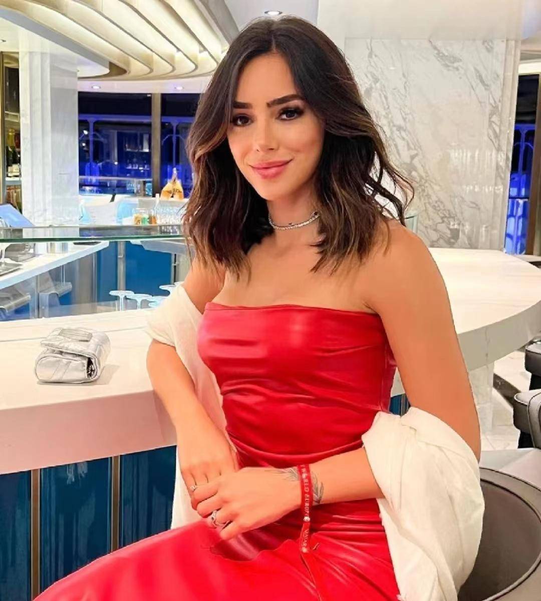 阿根廷夺冠 盘点梅西,c罗,姆巴佩……超级球星的漂亮老婆_安东内拉