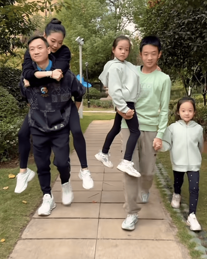 杨威称13岁杨阳洋是学霸,将走高尔夫球职业选手道路,身高1米6引争议