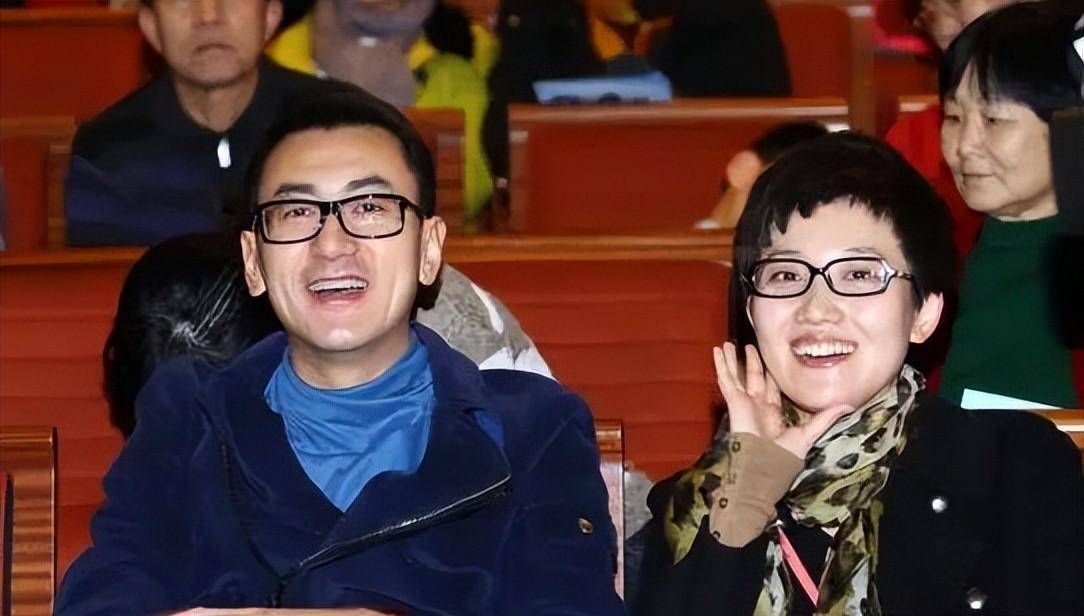 电视主持鲁健:50岁获金声奖,与撒贝宁并肩,与妻子分居15年团圆_郑天亮