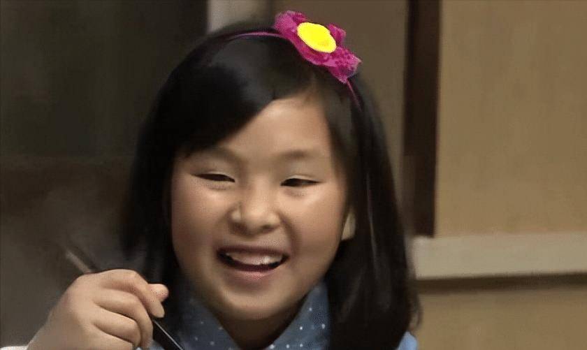 隆仙桃:变形计最清醒的女孩,11岁养活两个弟妹,每天吃剩菜剩饭_弟弟