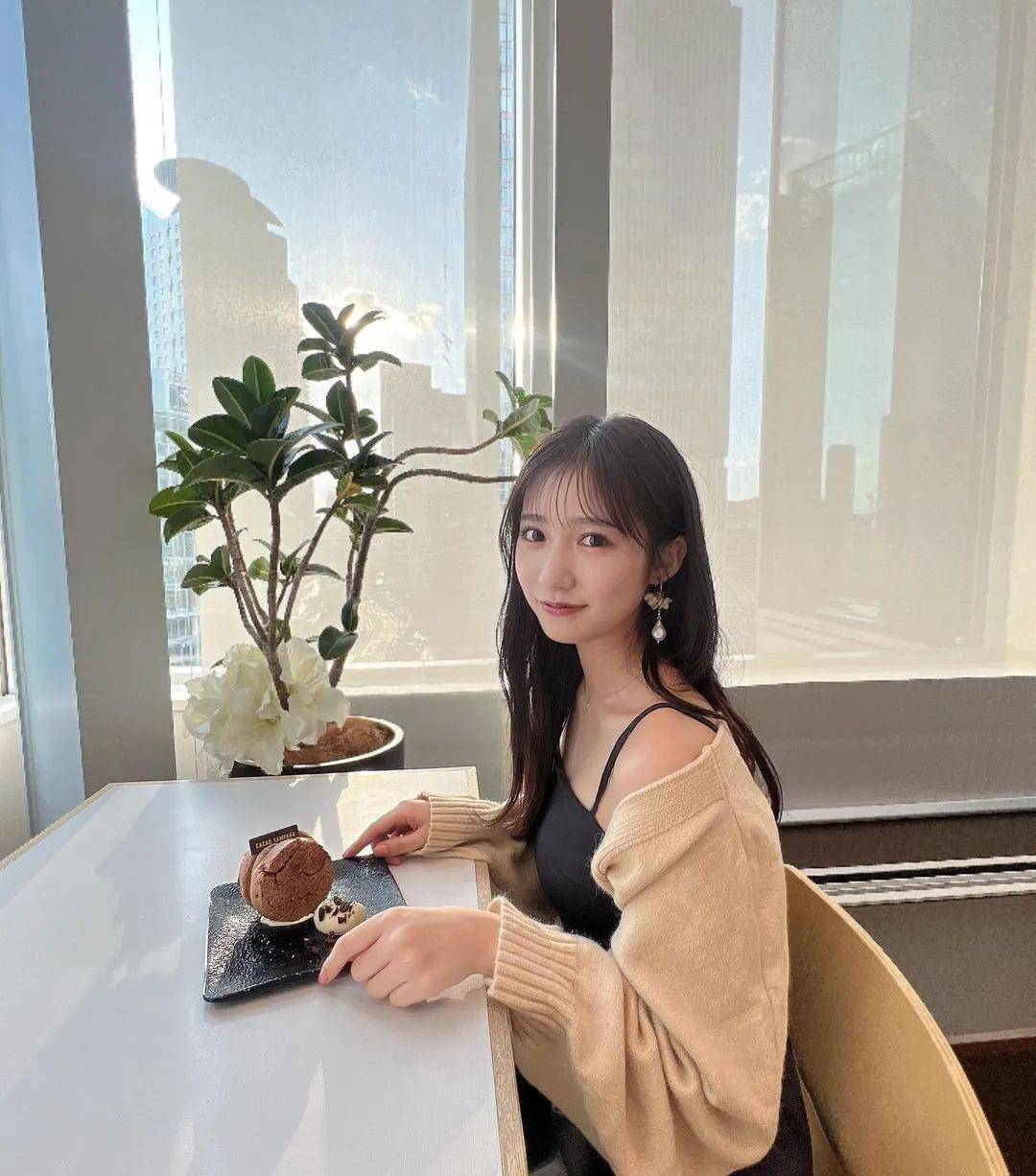 横野堇,曾是当红日本女偶像的她,却因丑闻事件而隐退娱乐圈_人气_夜会