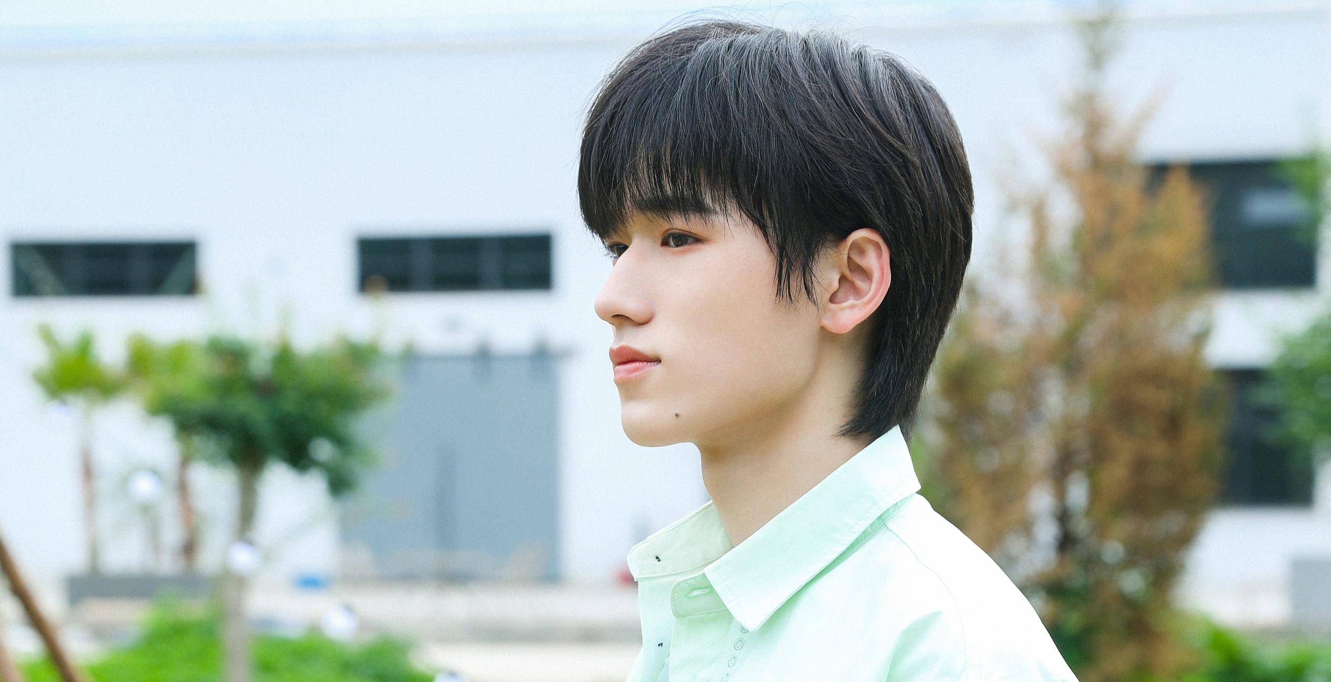 虽然依旧是和吴彤合作,但这是宋亚轩考上中戏后的第一档官宣的综艺.