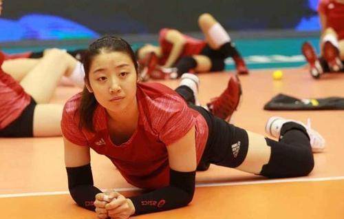 郎平面临幸福烦恼,梅笑寒vs姚笛,谁能入选成中国女排卫冕关键_姚迪