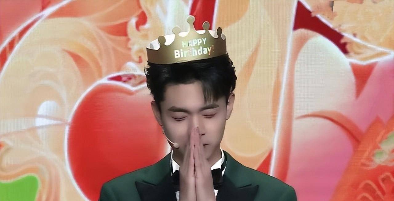 德云社秦霄贤生日,现场排面拉满,真是应了郭德纲的那句话_老秦_祝福