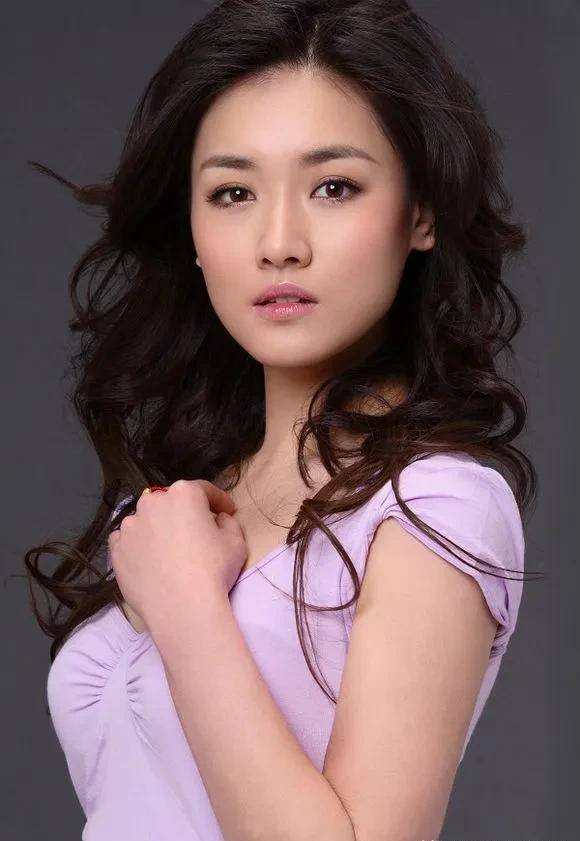 侯勇:一婚娶70后,二婚娶80后,50岁三婚娶90后娇妻_生活_潘雨辰_赵德汉